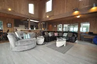 Bodega Bay Gem: 180° Ocean Views, Hot Tub, Man Cave & Family Vibes – Sleeps 12