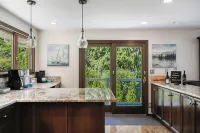 Beautiful Beach House and additional beach cabin with Olympic Mountain view