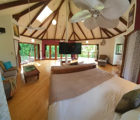 Treeverb Beach House : Hexagonal Beach house in the Daintree - 3-Star