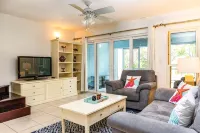 Villa Stingray, Family-Sized Condo-5 Minutes from the Beautiful Beach! - 2 stjerner