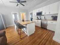 Downtown Living- 3Br- Pet Friendly- Parking - Bungalows