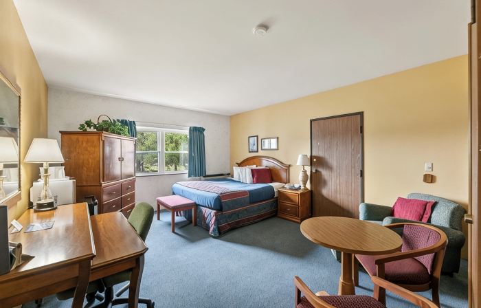 Iron Ridge Inn Motel