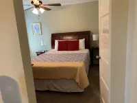 F2, Downtown St. Augustine, POOL, beaches, spacious, free onsite parking! - アパートメント