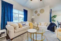 New Spacious 4-bedroom house in charming Ankeny with WiFi, AC-Prime Location