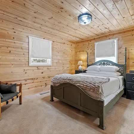The Golden Slipper Cabin