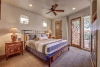 Entrada Oasis 1 BR Waterside Villa w/full Kitchen & Private Garage - Villas