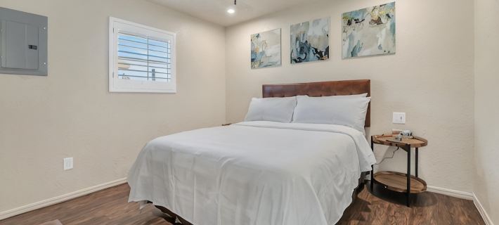 Oak's Beautiful Contemporary Suite #10 Hotels in Comanche County