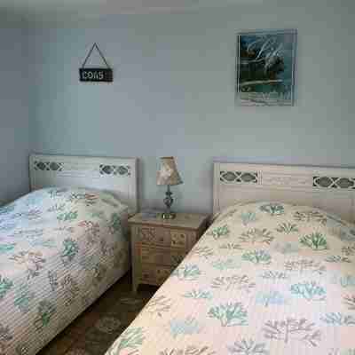 Perfect location on the cape!The beach is 600 ft from the house. Rooms