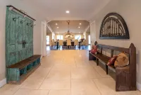 Mustang Meadows: Luxury Texas Hill Country Retreat - 3-Star