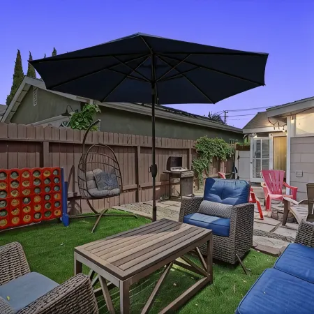 Mins to Belmont Shore - Firepit - Game Room - BBQ - Free Parking - Fifa 2026!