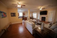 5 miles to Bourbon St Historic Neighborhood of Old Arabi. Family friendly! - 4-Star