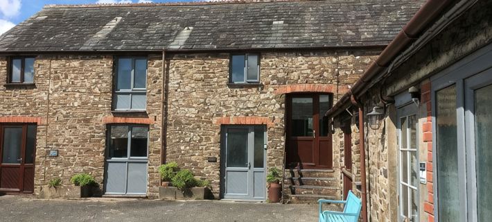 Barn conversion overlooking the golf course to the sea Hotels in Bude