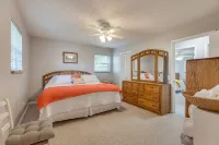 Gordon's Grandview Lakehouse beautiful year round in every season. - Homestays