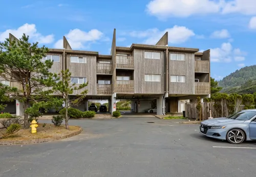 Amazing Oceanfront Views! Steps to the Sand! Rockaway 2Br Condo Nedonna Beach! - 4-Star