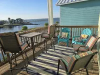 Oasis on the Bay with pool and pier - 4 tähden