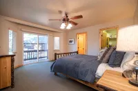 Upscale Mountain Chalet in Blue Lake Springs, Free Wifi/Cable, Gas Fireplace - 3-Star