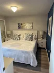 Oceanfront condo with PRIVATE deck. Pet friendly. Just a short walk to town. - 비치