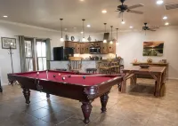 Walk to Gruene Hall!on Guadalupe River! Pets Welcome - 4-Star