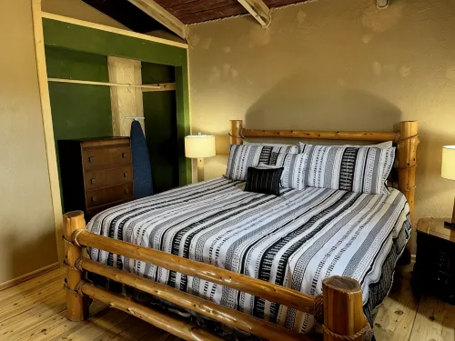 Cozy cabin with mountain views on small family farm - Alppimaja