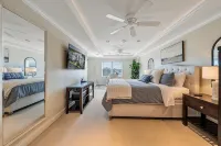 Luxury Lakefront Condo In The Heart of Smith Mtn. Lake!!! 4BR 3BA!!! - 4-Star