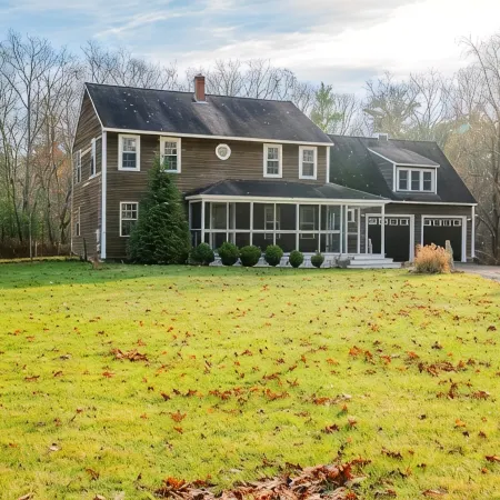 Spacious Home Close to Beaches! 3BR, Dog & Family Friendly, 30 Mins to Portland