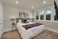 King Bed ★ Work Remote ★BYU ★ W/D ★ Desk - 3-Star