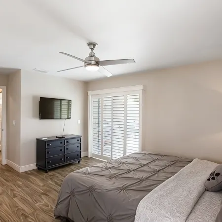 Waterfront Retreat in the Heart of Tampa. Close to Tpa, RayJay and Steinbrenner