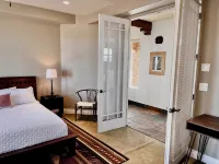 Inspiring Views! Luxury, Serenity, Hot Tub, Lake Powell, Antelope,EV CHG - Kitchens