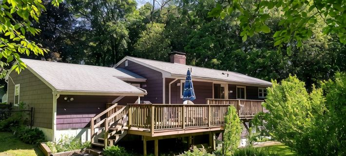 1 Acre, Central Air, Firepit, Fenced Yard, Patio, Dishwasher, Washer/Dryer Hotels in Kent County