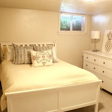 Mayberry in Orem!  Cozy 2BR Apt by Costco! All New Carpet/Paint