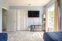 Downtown Cocoa Beach, Heated Pool House Next to Beach - 프라이빗 풀