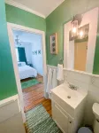 Cheerful tiny home by the Bay - 3-Star