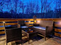 Large Private Rustic Retreat w/hot tub, fire pit, game room - 3-Star