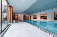 Boutique Hotel Nives - Luxury & Design in the Dolomites - Pools