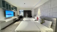 City Park Hotel Residences - balcony