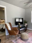 East Main Downtown Bungalow - บูติค