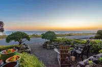 Restored Home With Unobstructed Ocean View, Steps to The Sea - バルコニー