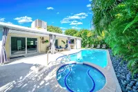 Heated Pool+Hot Tub! Private Beach Access! - 4-Sterne