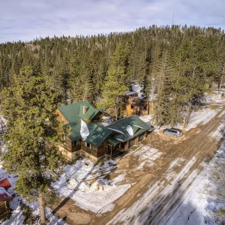 Lost Camp Lodge just a few blocks from Terry Peak