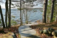 Custom-Built Log Cabin Family Friendly Home on Round Lake, Close to Trails! - Wi-Fi