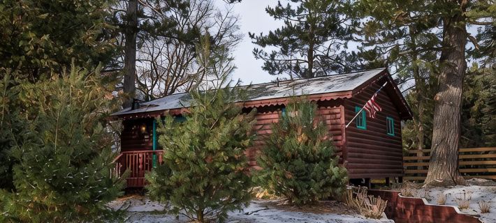 Rustic and Charming one Bedroom cabin. Upgraded pontoon! Hotels in Sawyer County