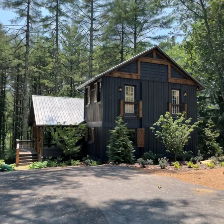 Relaxing Bright Mountain Getaway w/ Hot tub - Newly Renovated Cashiers Area Home