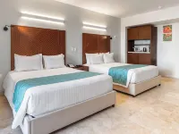Sunset Royal Beach Resort - All Inclusive Các khách sạn gần Vũ trường Coco Bongo
