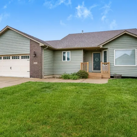 City Lodge -Beautiful 10 Person Home Near the Mall