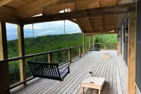 Secluded Mountain Cabin with Spectacular Views- Hiker's Dream - 4 ดาว