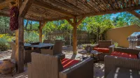 Read Our Reviews!  in Amazing Historic District, Easy Walk to Plaza & Canyon Rd. - Jacuzzi