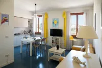Nice,bright,with view of canal and Roman bridge,free parking-wifi-A/C - Apartments