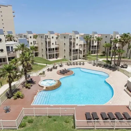 Beachfront Bargain - 2 Levels - 2 Pools & Hot Tubs