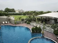 Love Kush Hotel - Swimmingpools