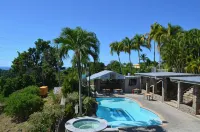 Lazy Parrot Inn - Pools